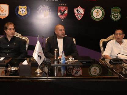 أحمد دياب رئيس رابطة الأندية المصرية في اجتماع مع الأندية بشأن الموسم المقبل - 18 مايو 2025 - @epl_eg