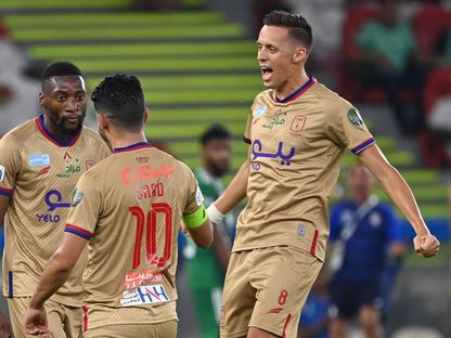 احتفال لاعبي نادي أبها بتسجيل الهدف الثاني في مرمى الأهلي بكأس الملك - 31 أكتوبر 2023 - X/@ariyadhiah