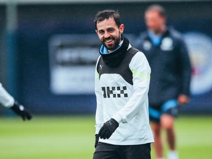بيرناردو سيلفا في حصة تدريبية مع مانشستر سيتي قبل مواجهة ريال مدريد بدوري أبطال أوروبا - 8 مايو 2023 - TWITTER/@ManCity