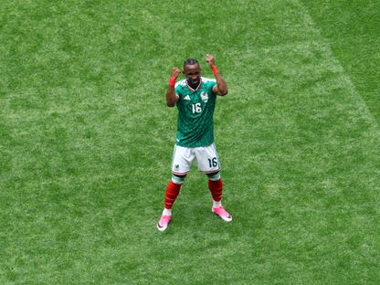 خوليان كينيونيس مهاجم المكسيك يحتفل بهدفه أمام جنوب إفريقيا في افتتاح كأس العالم 2026 - 11 يونيو 2026 - Reuters