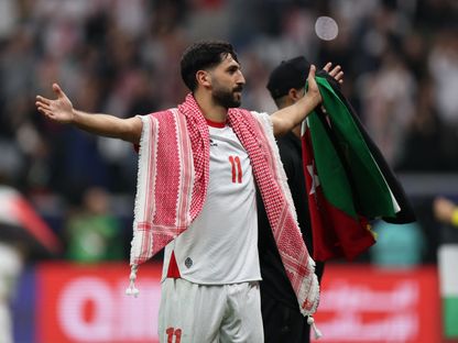 يزن النعيمات مهاجم الأردن يحتفل بالفوز على الإمارات بكأس العرب - 3 ديسمبر 2025 - Reuters