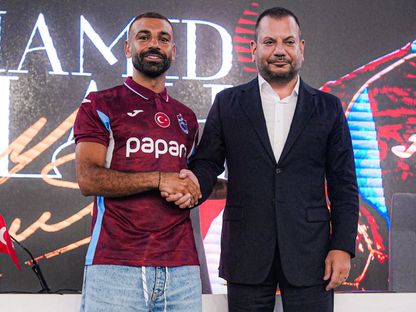 محمد صلاح خلال تقديمه كلاعب جديد في طرابزون سبور - 6 أغسطس 2026 - X/@Trabzonspor