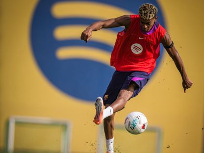 لامين يامال خلال تدريبات برشلونة قبل مواجهة إلتشي بالدوري الإسباني - 1 نوفمبر 2025 - X@FCBarcelona