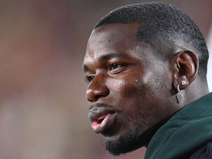 بول بوغبا في مدرجات ملعب "لويس الثاني" قبل مباراة بين موناكو ومانشستر سيتي في دوري أبطال أوروبا - 1 أكتوبر 2025 - REUTERS