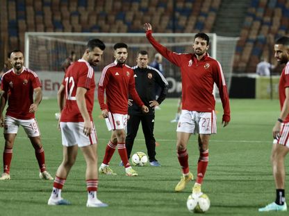 لاعبو الأهلي خلال الإحماء قبل مواجهة الترجي التونسي في نصف نهائي دوري أبطال إفريقيا - 19 مايو 2023 - https://www.facebook.com/Officialahlysc/
