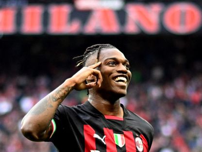 رفائيل لياو مهاجم ميلان يحتفل بهدفه في شباك ليتشي -23 أبريل 2023 - Reuters