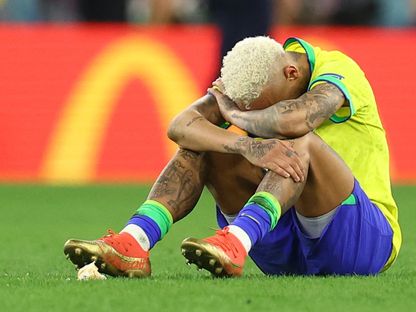 البرازيلي نيمار محبطاً بعد الخسارة أمام كرواتيا - 9 ديسمبر 2022 - Reuters 