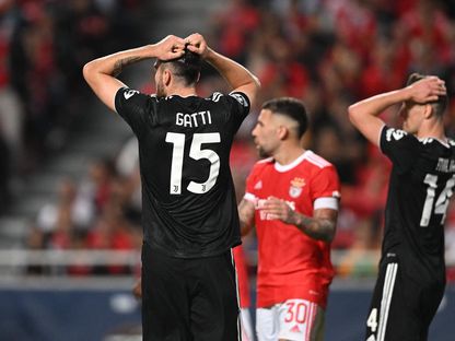 حسرة لاعبي يوفنتوس بعد الهزيمة أمام بنفيكا في دوري أبطال أوروبا - 25 أكتوبر 2022 - AFP