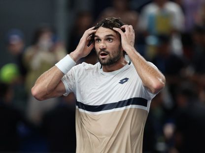 فالنتين فاشرو بعد فوزه على نوفاك دجوكوفيتش في نصف نهائي بطولة شنغهاي للأساتذة للتنس - 11 أكتوبر 2025 - Reuters