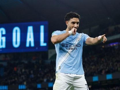 عمر مرموش يحتفل بهدف لمانشستر سيتي في مرمى نيوكاسل بنصف نهائي كأس الرابطة الإنجليزية - 4 فبراير 2026 - Reuters