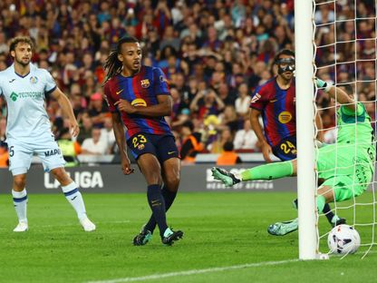 لاعب برشلونة جول كوندي يسجل في مرمى خيتافي في الدوري الإسباني - 10 أكتوبر 2026 - Reuters