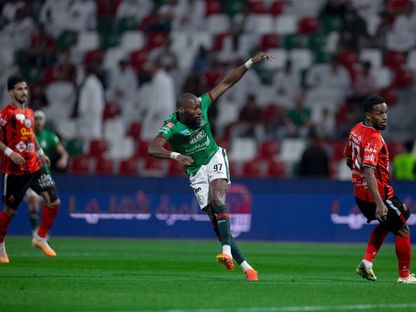 كارل إيكامبي لدى تسجيله هدف الفوز للاتفاق في مرمى الرياض - 6 أبريل 2024 - X/@Ettifaq
