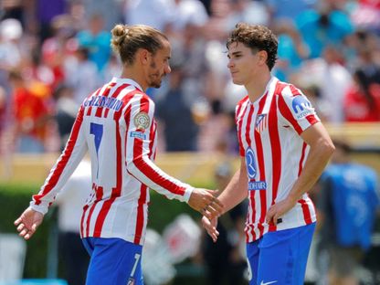 أنطوان غريزمان وزميله خوليان ألفاريز عقب خروج أتلتيكو مدريد من كأس العالم للأندية - 23 يونيو 2025 - Reuters