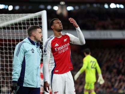 البرازيلي غابرييل مدافع أرسنال بعد خروجه مصاباً أمام فولهام بالدوري الإنجليزي الممتاز - 1 أبريل 2025 - REUTERS