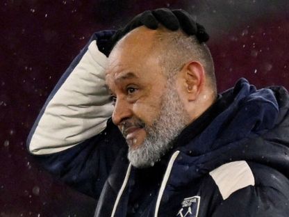 حسرة نونو سانتو بعد خسارة وست هام يونايتد أمام نوتنغهام فورست في الدوري الإنجليزي - 6 يناير 2026 - Reuters