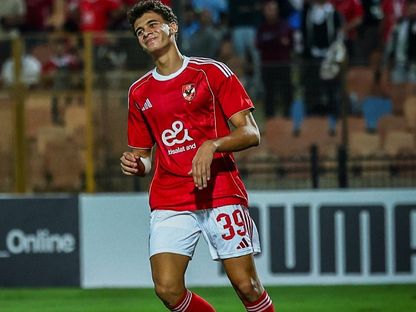 حمزة عبد الكريم مهاجم الأهلي المصري خلال مواجهة شبيبة القبائل في دوري أبطال إفريقيا - 22 نوفمبر 2025 - FACEBOOK/ALAHLY