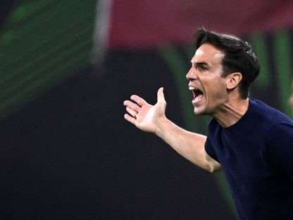 المدرب الإسباني إينيغو بيريز خلال مباراة فريقه السابق رايو فايكانو ضد كريستال بالاس في نهائي دوري أبطال أوروبا - 27 مايو 2025 - REUTERS