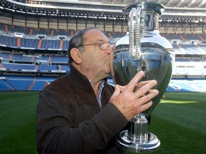 خينتو الرئيس الفخري لريال مدريد - Twitter/@realmadrid