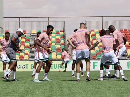 لاعبو نادي نواذييبو الموريتاني قبل مواجهة نادي الأهلي طرابلس الليبي في دوري أبطال إفريقيا - 20 أغسطس 2023 - facebook/FCNouadhibou