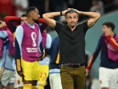 ردة فعل لويس إنريكي مدرب المنتخب الإسباني بعد الخسارة من المغرب والإقصاء من كأس العالم - 6 ديسمبر 2022 - REUTERS