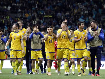 فرحة لاعبي كازاخستان بالفوز على إيرلندا الشمالية في تصفيات يورو 2024 - 10 سبتمبر 2024 - reuters