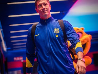 روبرت ليفاندوفسكي مهاجم برشلونة يصل إلى استاد كامب نو قبل مواجهة ريال أوفييدو في الدوري الإسباني - 25 يناير 2026 - X/@FCBarcelona_es