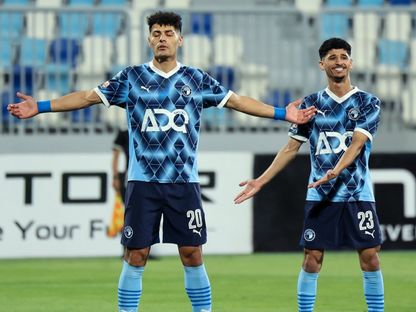 عبد الرحمن مجدي (إلى اليسار) يحتفل بهدف بيراميدز الأول في مرمى سيراميكا كليوباترا - 28 مايو 2025 - x/@pyramidsfc