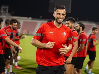 عمر السومة خلال تدريبات فريقه الجديد العربي القطري - 9 أغسطس 2022 - twitter/@alarabi_club