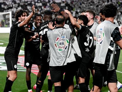 احتفال لاعبي الشباب بتسجيل هدف في مرمى الاتحاد بالدوري السعودي - 17 مايو 2026 - X/@AlShababSaudiFC