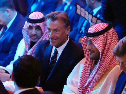 هيرفي رينارد مدرب السعودية ووفد الاتحاد السعودي لكرة القدم قبل قرعة كأس العالم 2026 بالولايات المتحدة - 5 ديسمبر 2025 - Reuters