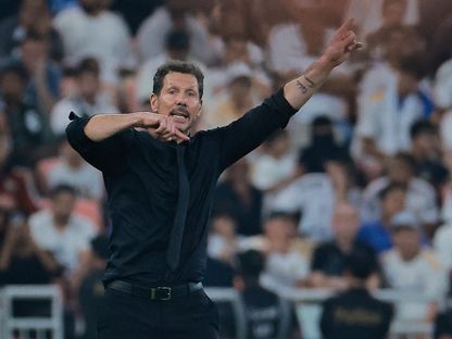 دييغو سيميوني مدرب أتلتيكو مدريد خلال مواجهة ريال مدريد في نصف نهائي كأس السوبر الإسباني - 8 يناير 2026 - Reuters