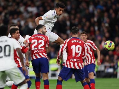 ألفارو رودريغيز مسجلاً هدف ريال مدريد في مرمى أتلتيكو مدريد - 25 فبراير 2023 - Reuters 