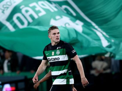 لاعب سبورتينغ لشبونة فيكتور غيوكيريس يحتفل بالتسجيل ضد موريرينسي في الدوري البرتغالي - 18 أبريل 2025 - Reuters