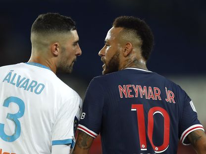 اللاعب البرازيلي نيمار خلال مباراة باريس سان جيرمان أمام مارسيليا في الدوري الفرنسي - REUTERS