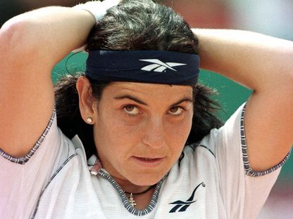 أرانتشا سانشيز فيكاريو لاعبة التنس الإسبانية السابقة خلال مشاركتها في بطولة مدريد المفتوحة - 23 مايو 1997 - REUTERS