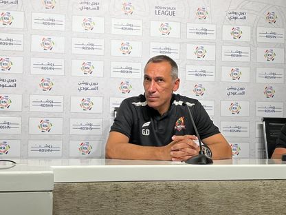 مدرب نادي الوحدة السعودي جورجيوس دونيس خلال مؤتمر صحافي بعد مباراة الرياض بدوري روشن السعودي - 13 أغسطس 2023 - twitter/aawsat_spt