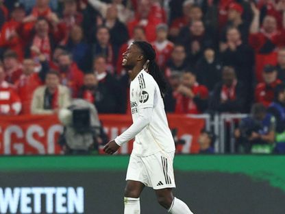 إدوارد كامافينغا يبتسم بعد طرده في مباراة بايرن ميونيخ وريال مدريد بدوري ابطال اوروبا - 16 ابريل 2026 - Reuters
