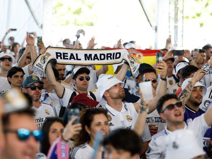 مشجعو ريال مدريد قبل مواجهة برشلونة في نهائي كأس ملك إسبانيا في إشبيلية - 26 أبريل 2025 - X@Real Madrid
