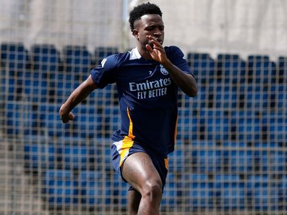فينيسيوس جونيور نجم ريال مدريد في حصة تدريبية عشية مواجهة سيلتا فيغو في الدوري الإسباني - 3 مايو 2025 - X/@realmadridarab