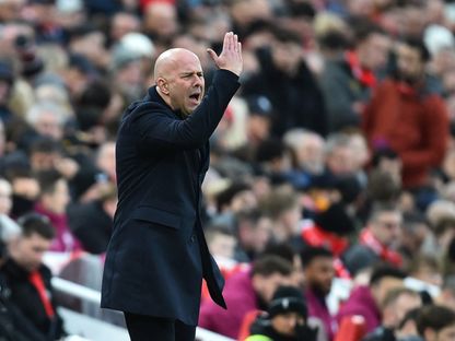 آرني سلوت مدرب ليفربول خلال مباراة بيرنلي في الدوري الإنجليزي الممتاز - 17 يناير 2026 - Reuters