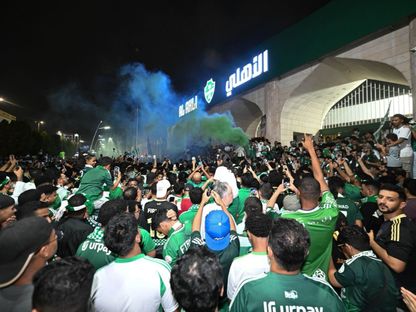 شاهد.. احتفالات صاخبة لجمهور الأهلي بلقب السوبر السعودي