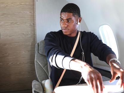 راشفورد أثناء تواجده في الطائرة المتوجهة إلى برشلونة - instagram