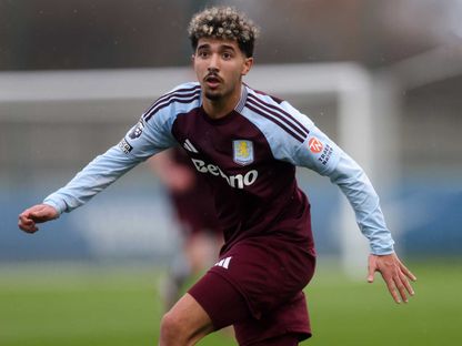 المصري عمر خضر لاعب أستون فيلا الإنجليزي خلال مشاركته أمام برايتون في الدوري الإنجليزي تحت 21 عاماً - 24 فبراير 2025 - facebook/avfcofficial