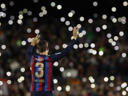 جيرارد بيكيه يودع جماهير برشلونة في آخر مباراة له - 5 نوفمبر 2022 - REUTERS