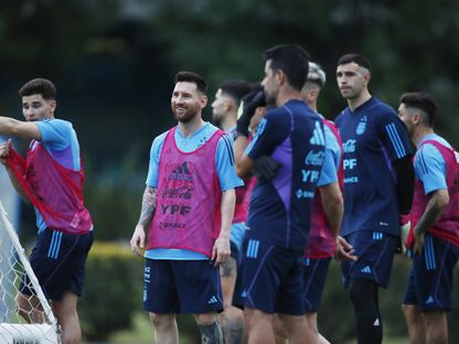 لاعبو الأرجنتين في حصة تدريبية في بوينس آيرس قبل مواجهة بنما وديا - 22 مارس 2023 - reuters