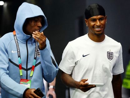نوني مادويكي وماركوس راشفورد قبل مباراة إنجلترا وكرواتيا في كأس العالم - 17 يونيو 2026 - reuters