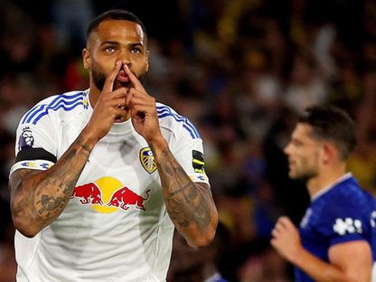 المهاجم الألماني لوكاس نيميتشا يسجل هدف فوز ليدز يونايتد أمام إيفرتون على ملعب ايلاند روود في البريمييرليغ 18-8-2025 - Reuters