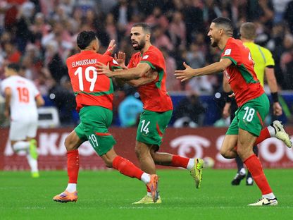 أسامة طنان لاعب المغرب (في المنتصف) يحتفل مع زملائه بهدفه أمام الأردن في نهائي كأس العرب - 18 ديسمبر 2025 - Reuters