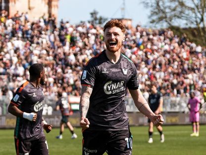 أنطوان هينو مدافع فينيسيا - 15 أبريل 2026 - veneziafc.it