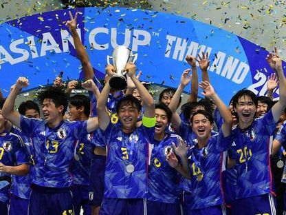 منتخب اليابان بعد احتفاظه بلقب كأس آسيا تحت 17 عاماً إثر تغلّبه على كوريا الجنوبية في تايلاند - 2 يوليو 2023 - the-afc.com